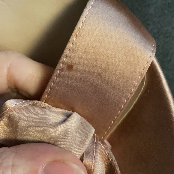 Revamped B. Sirens, 4” pink satin bow heels, worn once🌺🌺🌺size 7, so cute 🌺🌺 - Picture 8 of 11